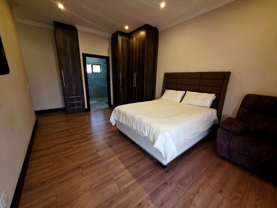 6 Bedroom Property for Sale in Sandown Western Cape